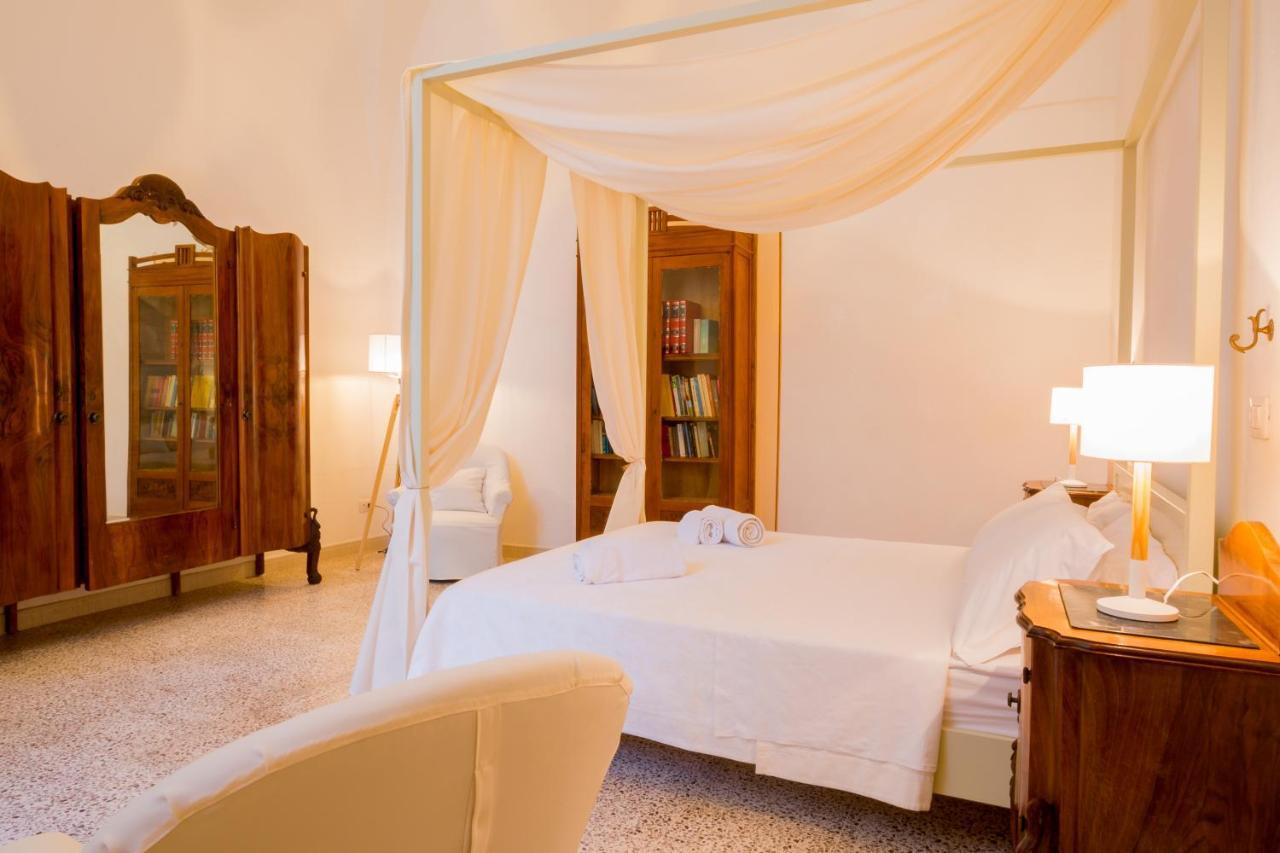 Palazzo Ashian Bed & Breakfast อักกวาริกา เดล กาโป ภายนอก รูปภาพ