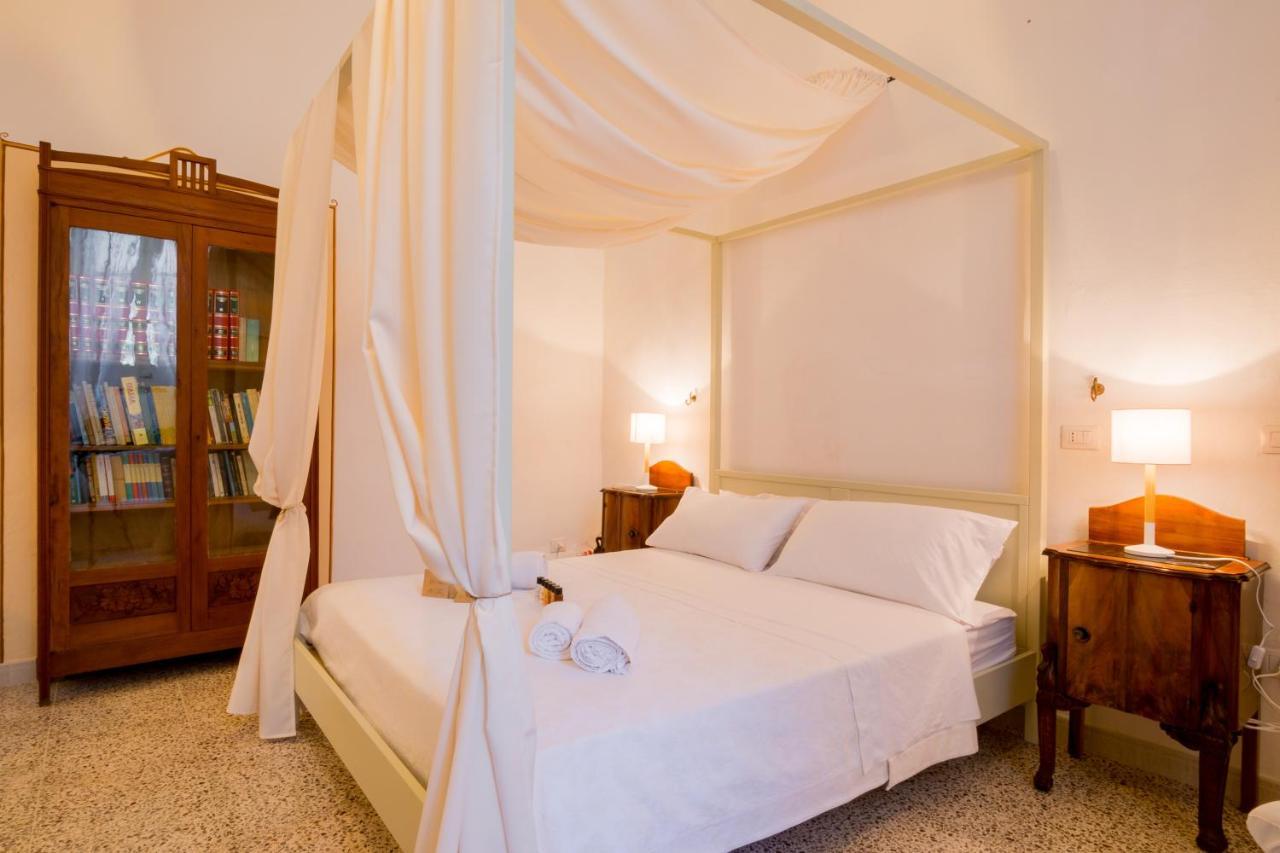 Palazzo Ashian Bed & Breakfast อักกวาริกา เดล กาโป ภายนอก รูปภาพ