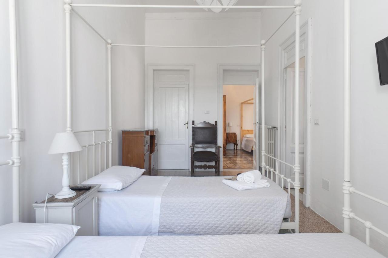 Palazzo Ashian Bed & Breakfast อักกวาริกา เดล กาโป ภายนอก รูปภาพ