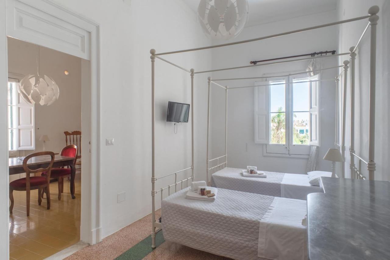 Palazzo Ashian Bed & Breakfast อักกวาริกา เดล กาโป ภายนอก รูปภาพ