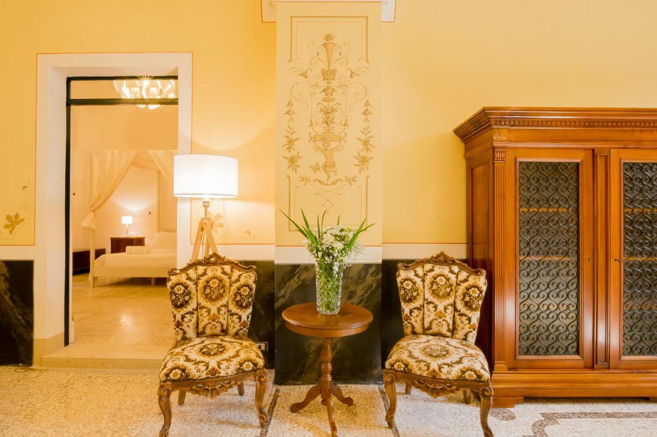 Palazzo Ashian Bed & Breakfast อักกวาริกา เดล กาโป ภายนอก รูปภาพ