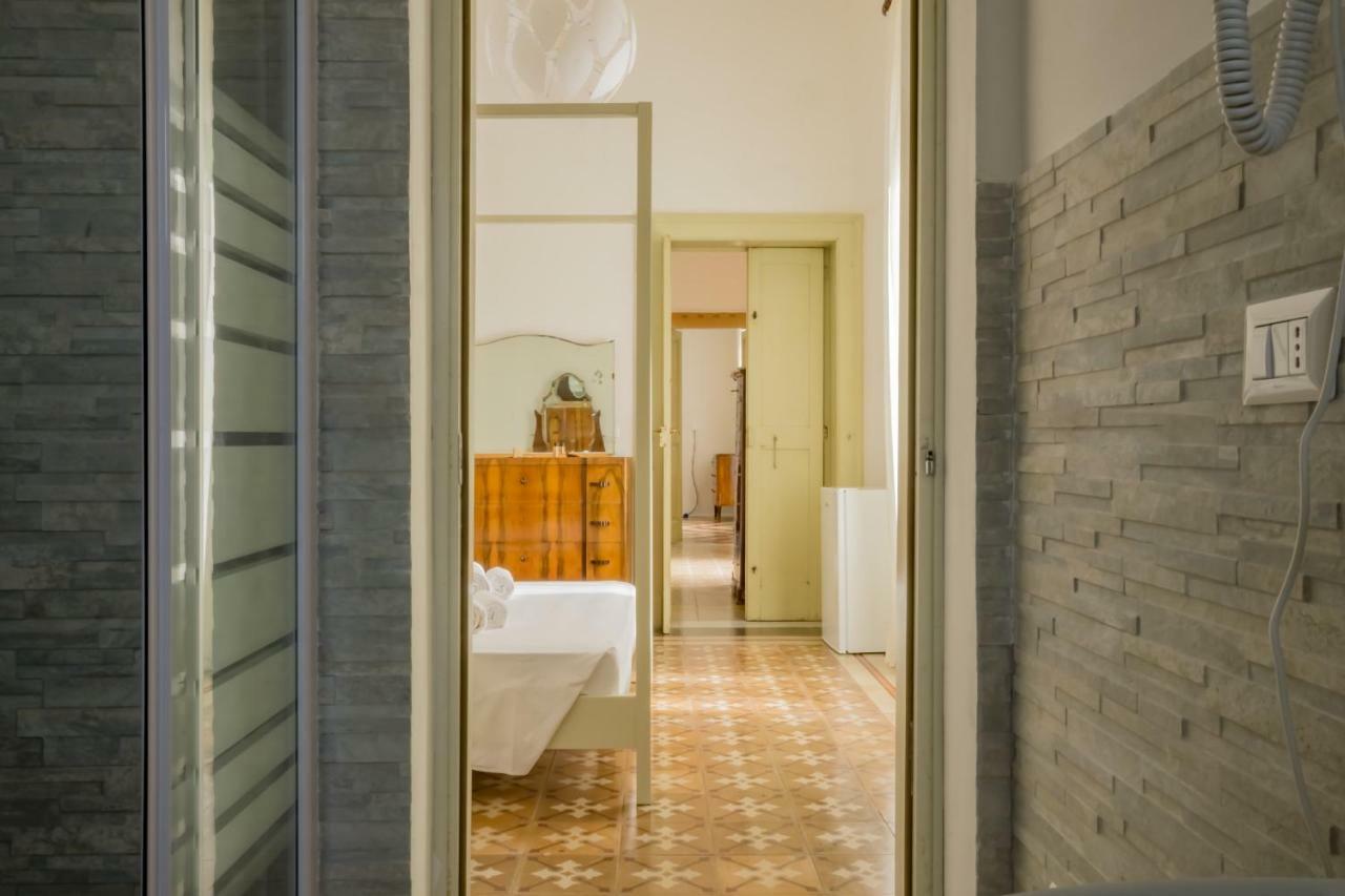 Palazzo Ashian Bed & Breakfast อักกวาริกา เดล กาโป ภายนอก รูปภาพ