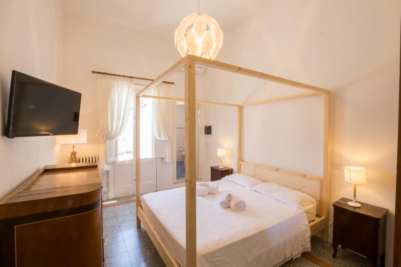 Palazzo Ashian Bed & Breakfast อักกวาริกา เดล กาโป ภายนอก รูปภาพ