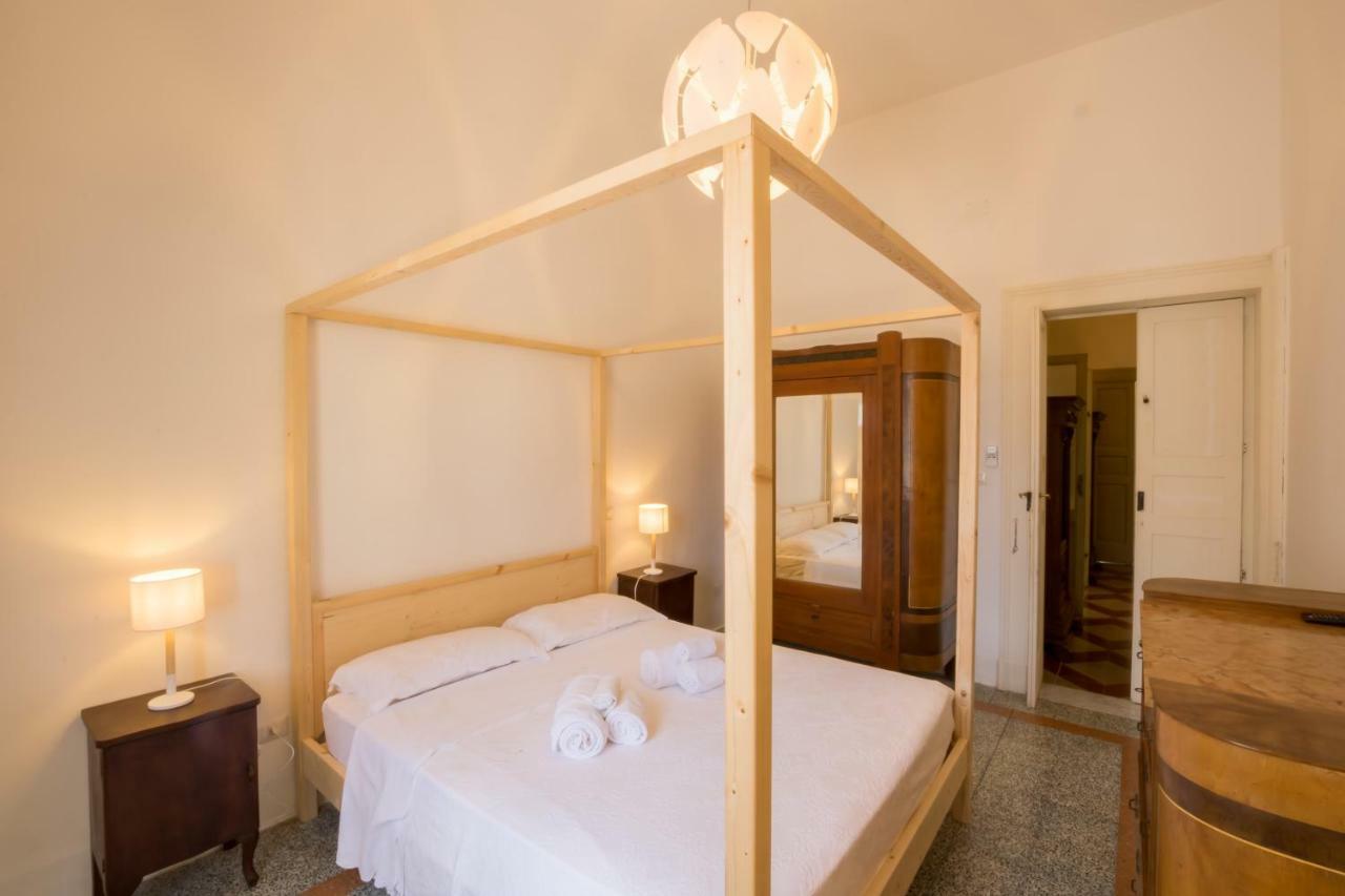 Palazzo Ashian Bed & Breakfast อักกวาริกา เดล กาโป ภายนอก รูปภาพ
