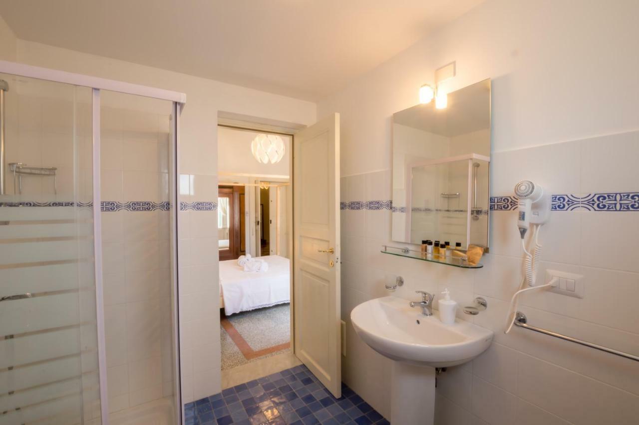 Palazzo Ashian Bed & Breakfast อักกวาริกา เดล กาโป ภายนอก รูปภาพ