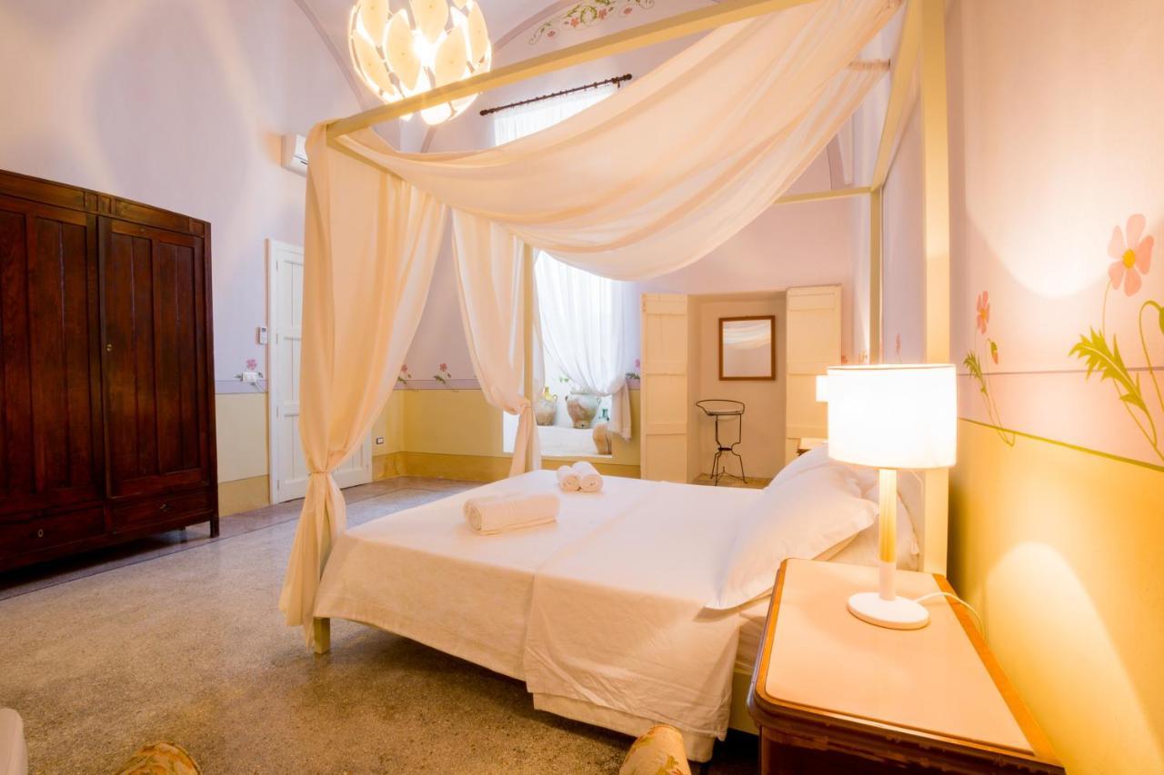 Palazzo Ashian Bed & Breakfast อักกวาริกา เดล กาโป ภายนอก รูปภาพ