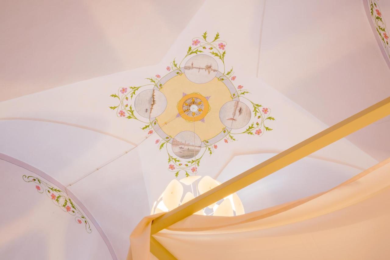 Palazzo Ashian Bed & Breakfast อักกวาริกา เดล กาโป ภายนอก รูปภาพ