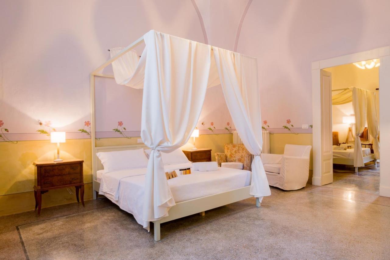 Palazzo Ashian Bed & Breakfast อักกวาริกา เดล กาโป ภายนอก รูปภาพ