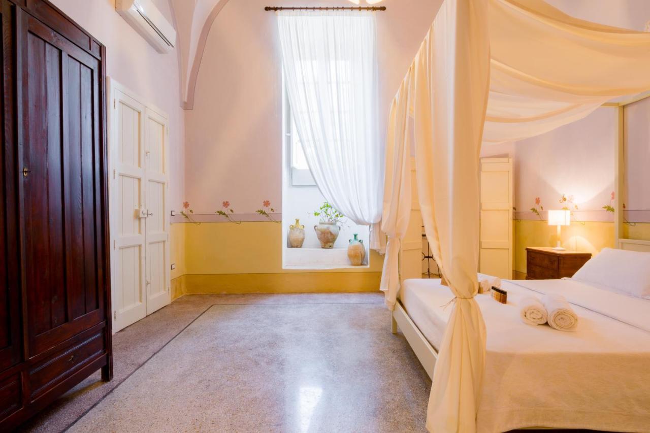 Palazzo Ashian Bed & Breakfast อักกวาริกา เดล กาโป ภายนอก รูปภาพ