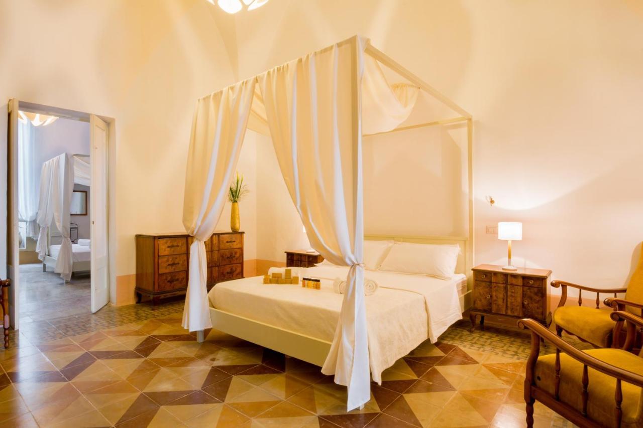 Palazzo Ashian Bed & Breakfast อักกวาริกา เดล กาโป ภายนอก รูปภาพ